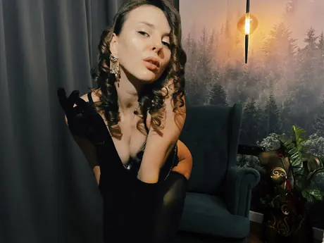 Chat with AlyceCox
