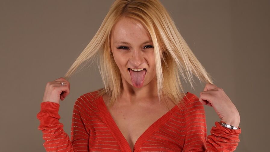 Watch ChelseaWilds live on Useporn