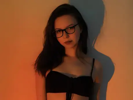 Chat with BeatrixHessey