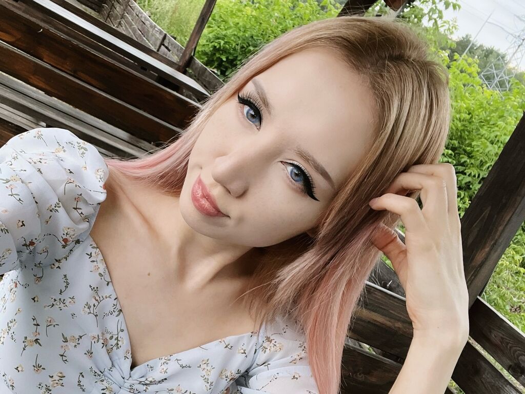 AllisonKron online cam profile picture