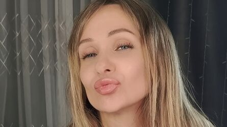 AlexandraValtera's live cam
