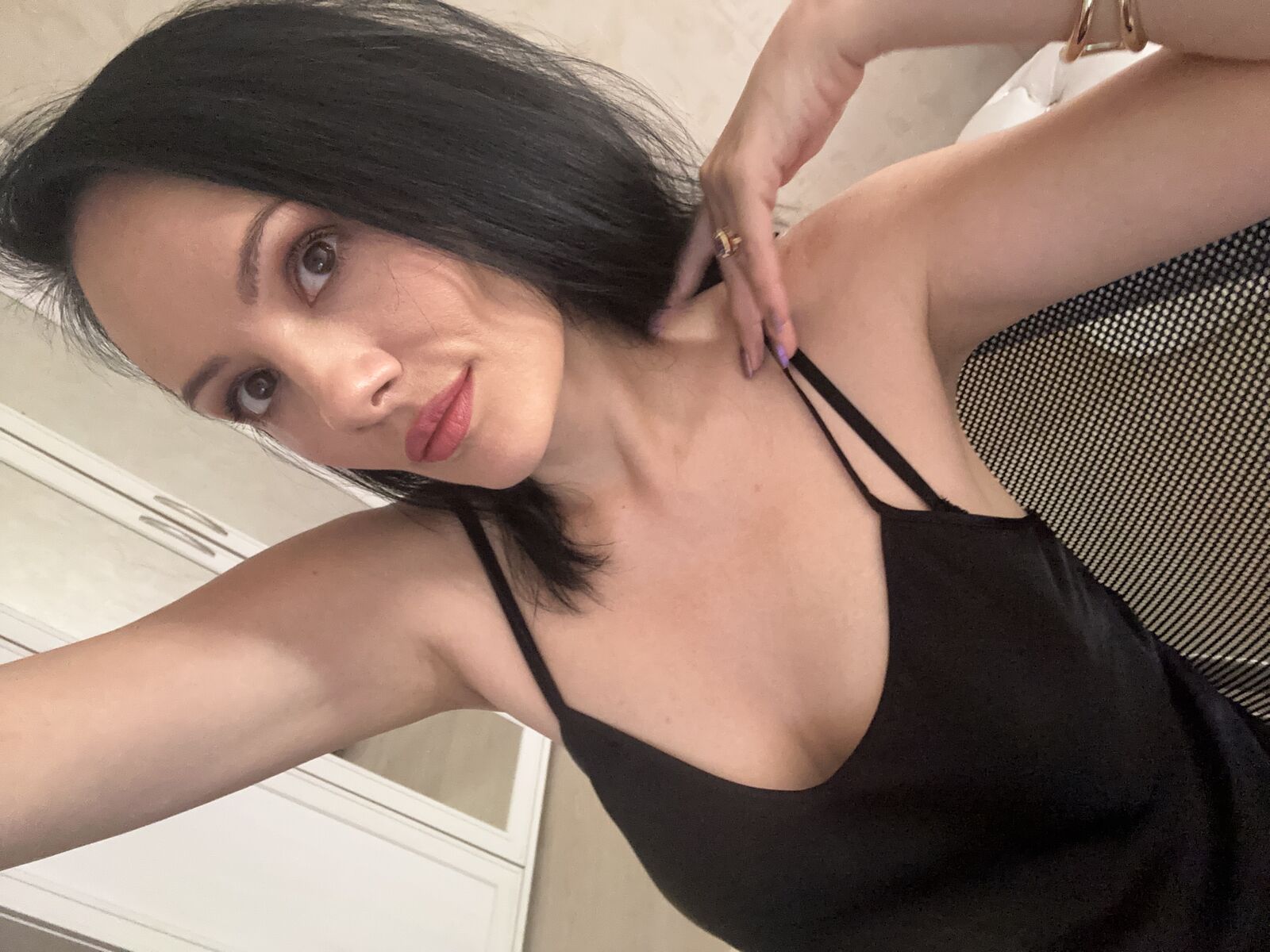 Live cam for RoxyTravis