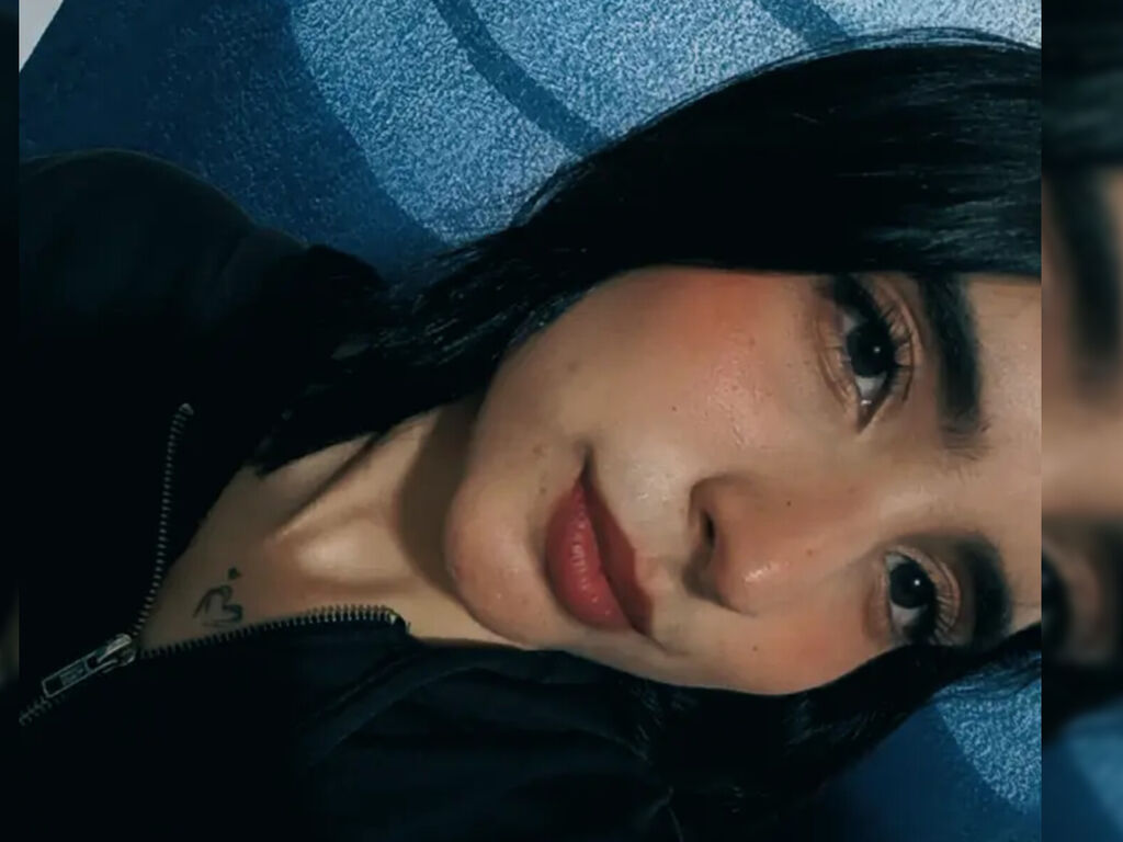 EmmaZanella adult webcam profile picture