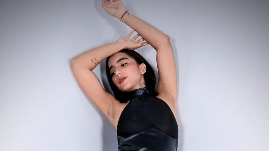 Watch EmmaZanella live on Ultra Erotica