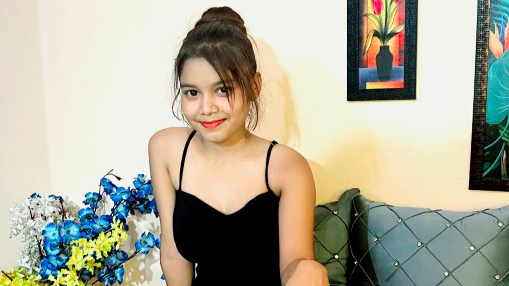 AdrianaReyez cover