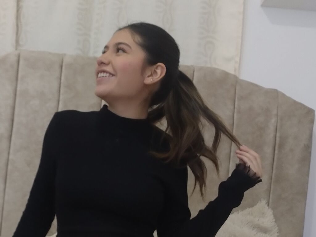 AmberYur webcam show