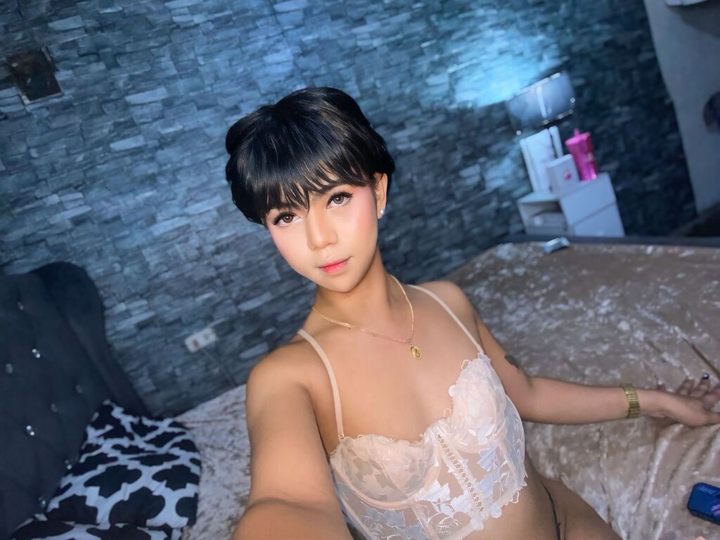 AthisaSophomore Nude