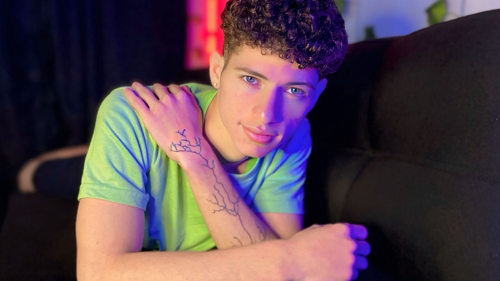 MattiaSantana erotic portrait