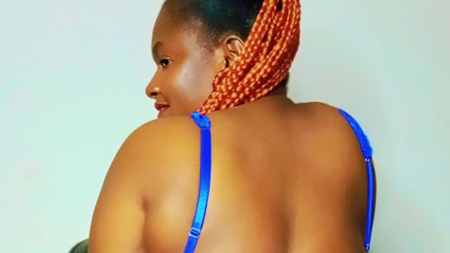 Watch SelenaTrust live on Sexyouup