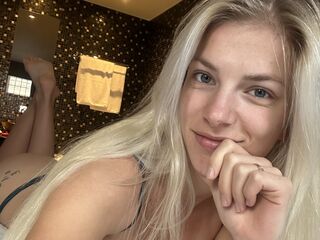 BlondieBritt VIP live cam experiences