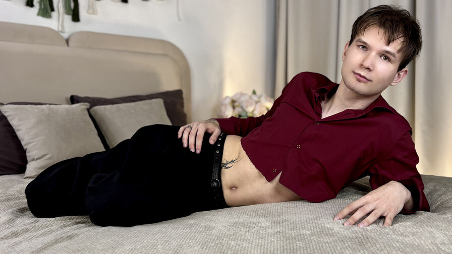 Watch WinterVey live on Cam Plug