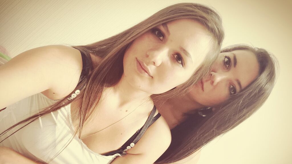 AnyAndAmy Live Webcam on LiveJasmin