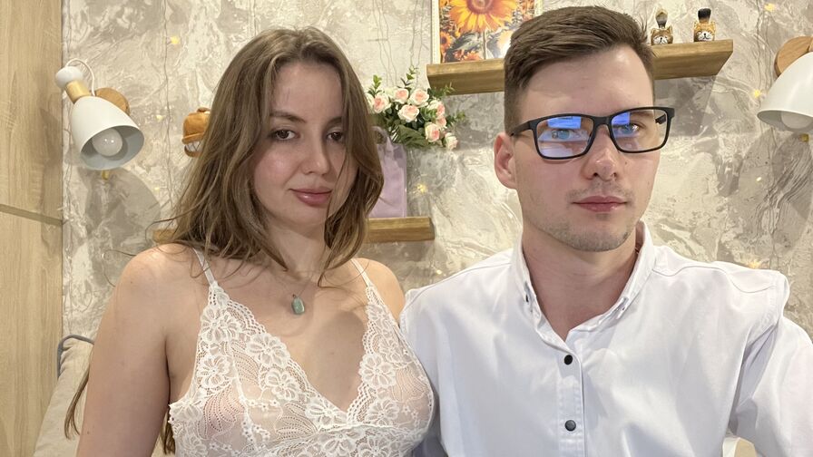 Watch PashaAndMila live on Cam Plug