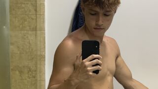 Free Nude LiamAndrewz