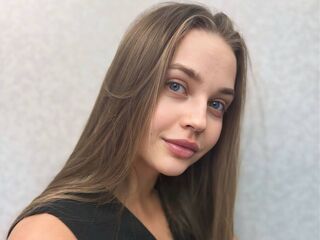 cam chatting SelinaStefanatos