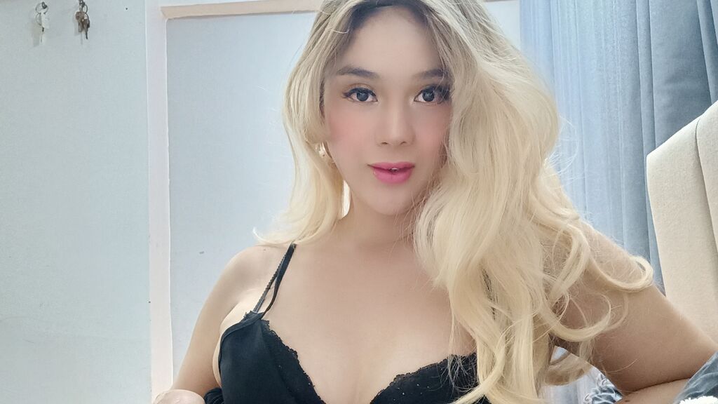 Sex chat gratuit in direct cu BellaPrince pe LiveJasmin