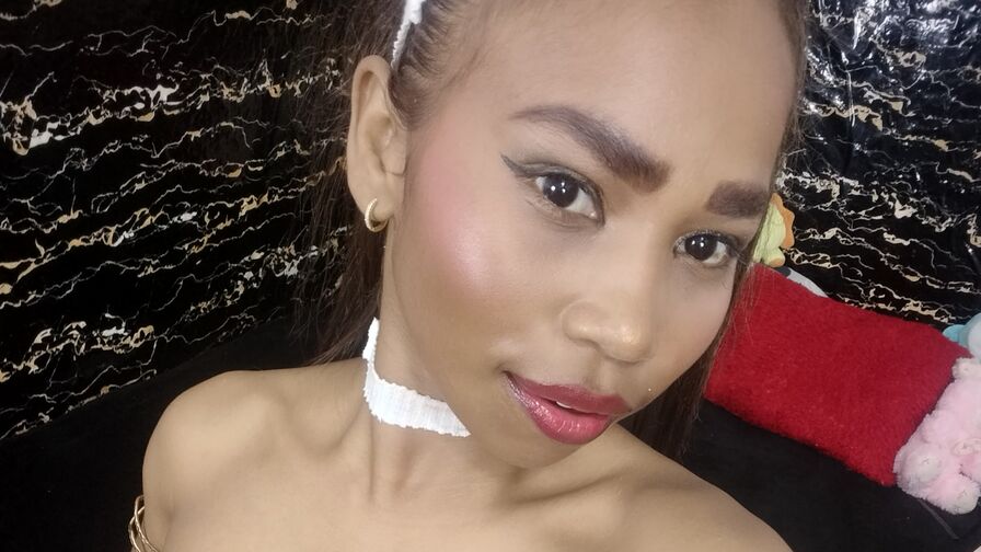Watch AridnnaSanchez live on Cam Plug