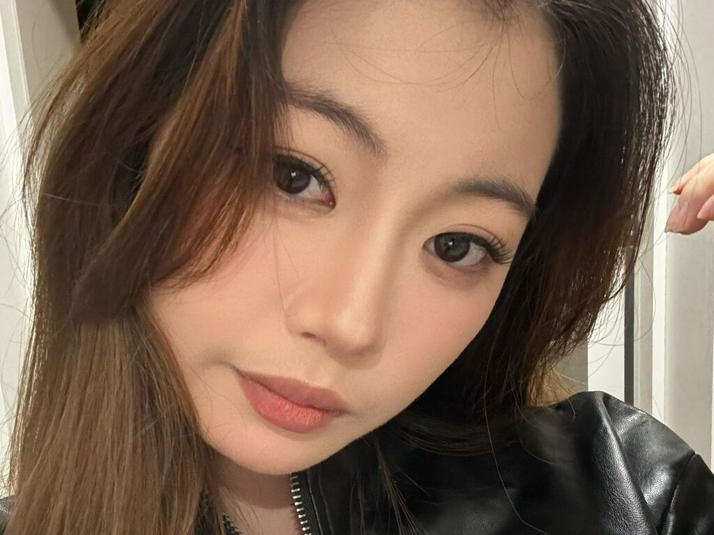 AugustFeng video chat profile preview