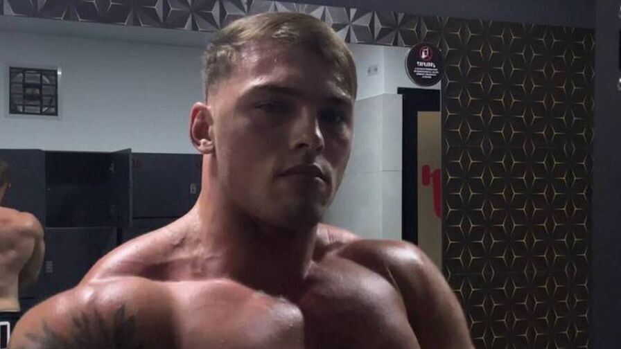 Watch MarkOlberg live on Useporn