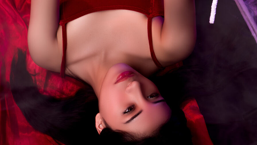 Watch SophieCotton live on Cam Plug