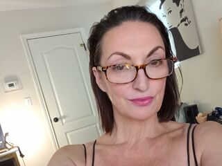 LouisaKat Live Cam Model