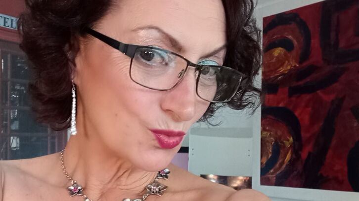 LouisaKat live webcam show