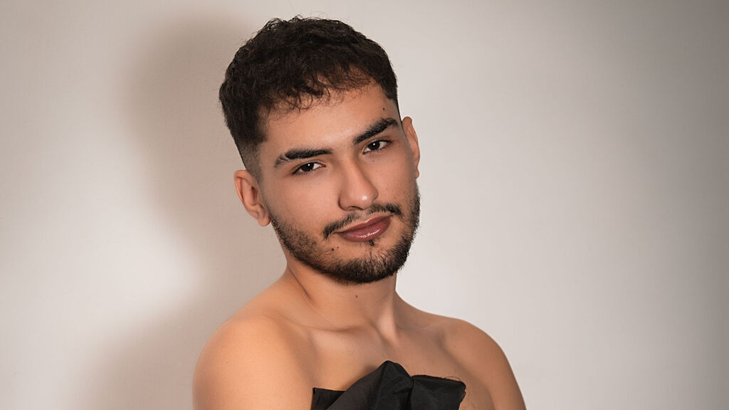 AleekRuiz live cam model at LiveJasmin