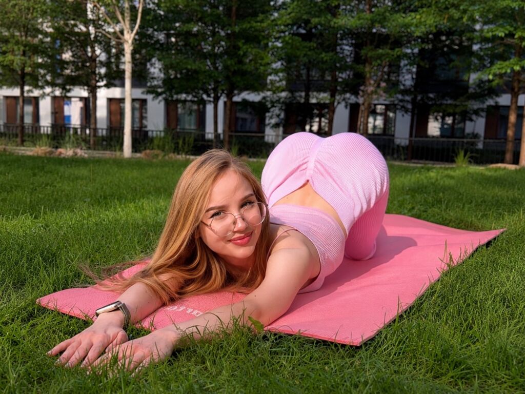 MiaEllien online cam girl profile photo