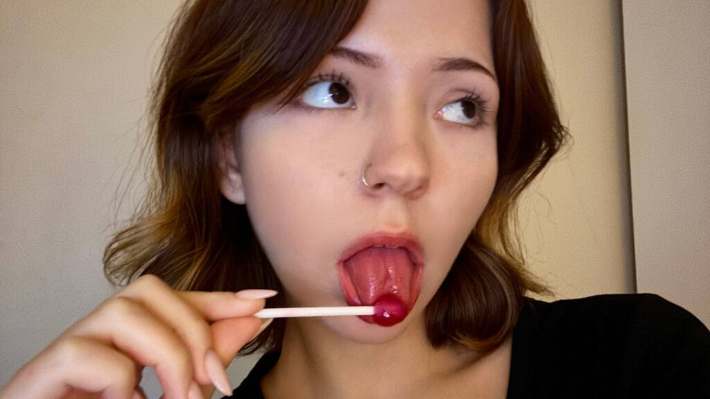 ElvaMikoti's profile from Jasmin at GirlsOfJasmin'