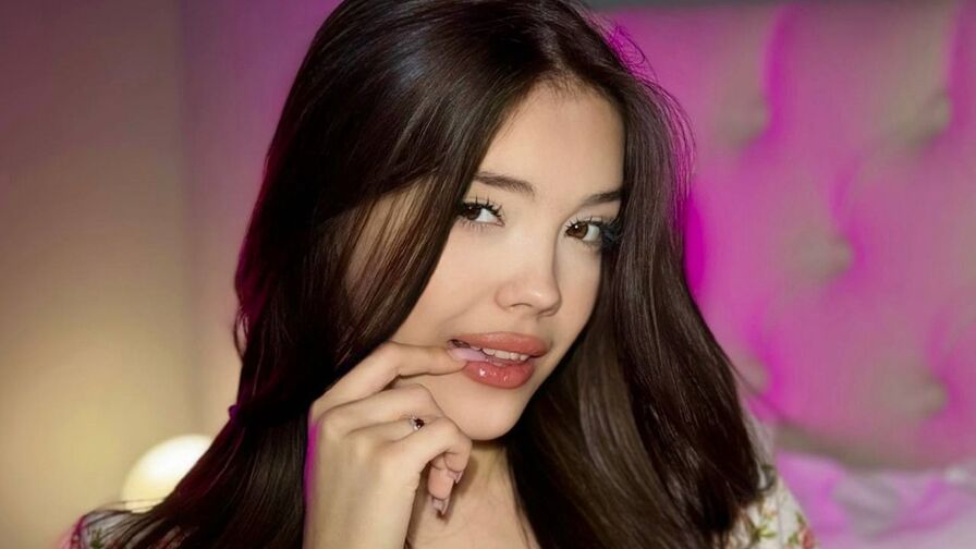 JenniferValen's live cam