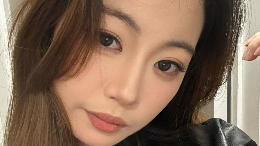 Watch SaffronFeng live on Useporn