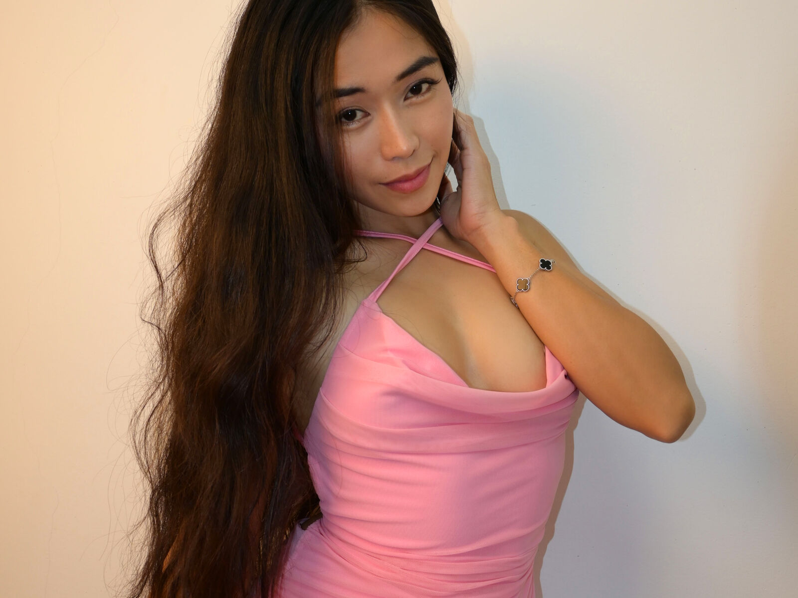 Live cam for RoseyWu