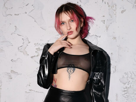 Chat with MilaDelays