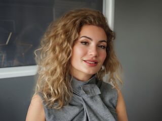 AurelieKamya Live Cam Model