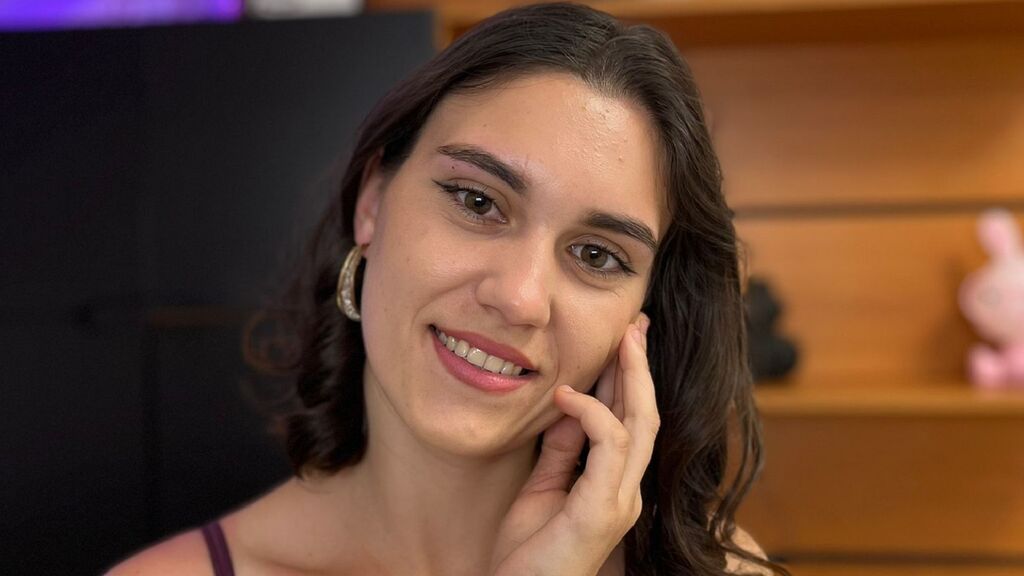 IzzyMonroe live cam model at LiveJasmin