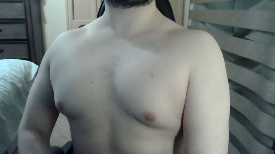 Watch JohnCharles live on Useporn