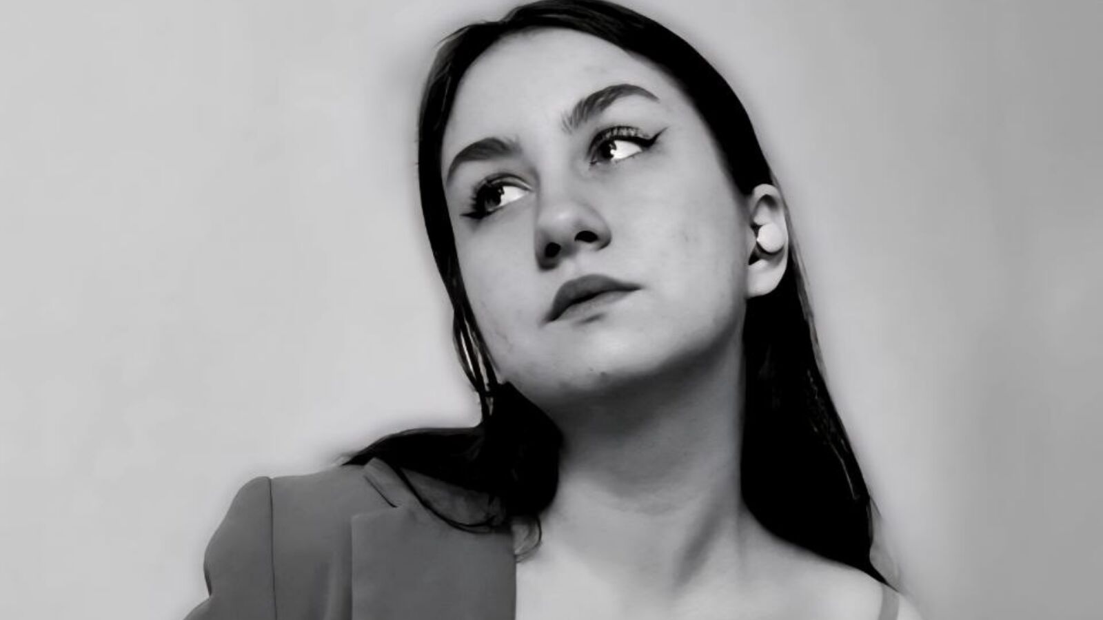 PollyBloomm glamour portrait