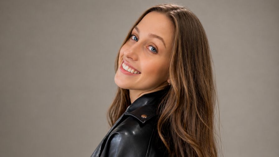 Watch HaileyArden live on Free Erotic Fantasy