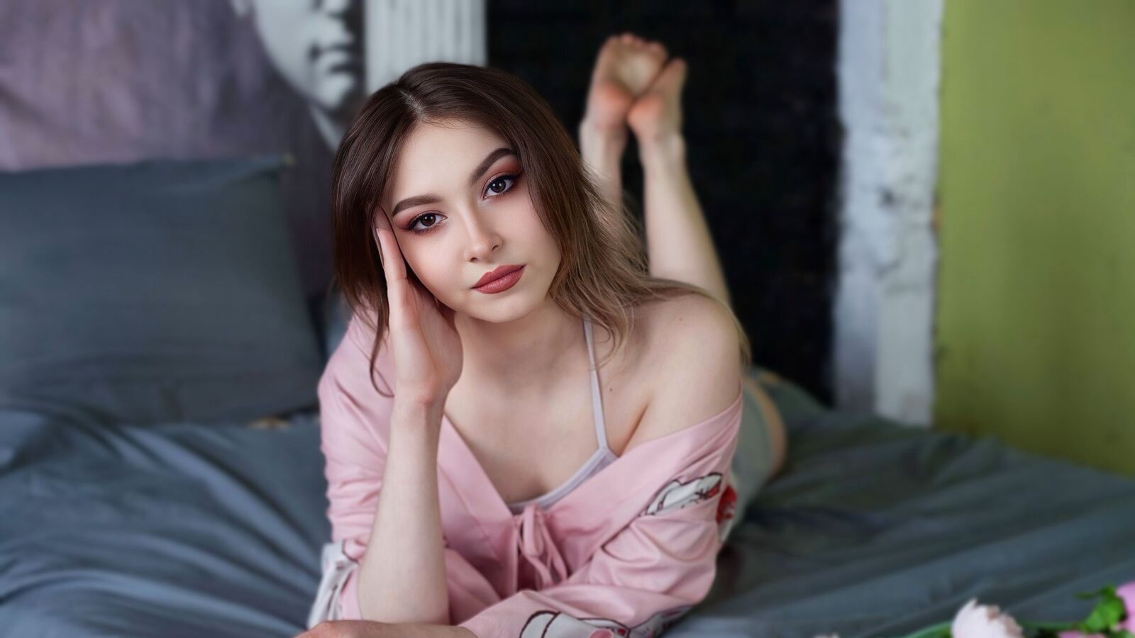 MiaMoonee glamour portrait