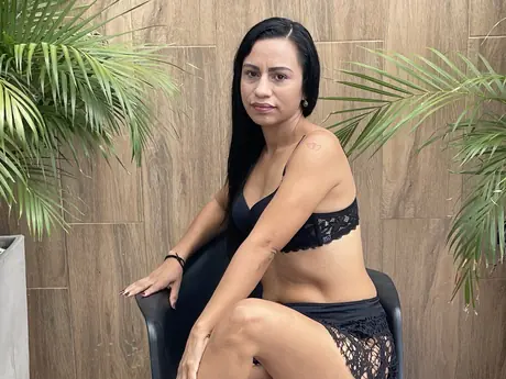 Chat with HazelDior