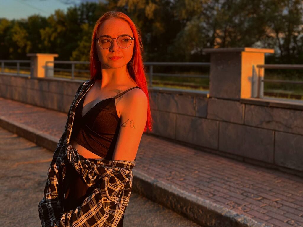 LarhondaKedley LiveJasmin girl free chat preview