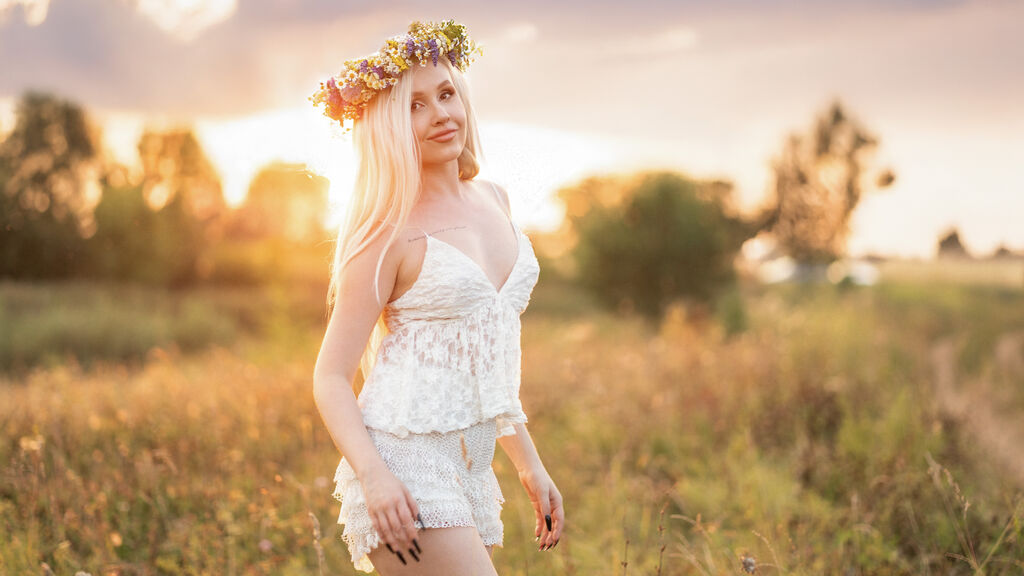 Sex chat gratuit in direct cu EllieFrosty pe LiveJasmin
