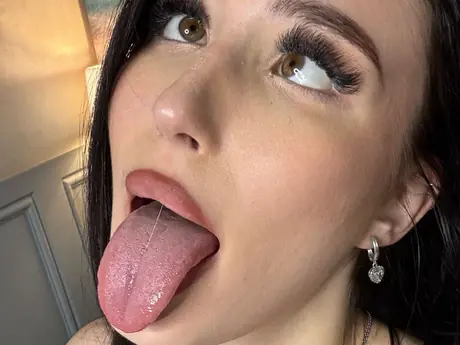 Chat with AndreaMouth