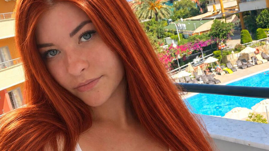 Live HD Nude Chat with LaylaRaise