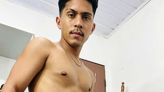 ArturOwen Live Webcam on LiveJasmin