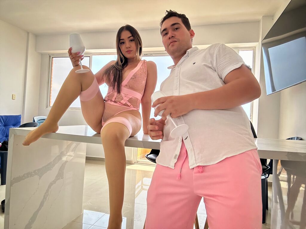 HannaandNico Nackt