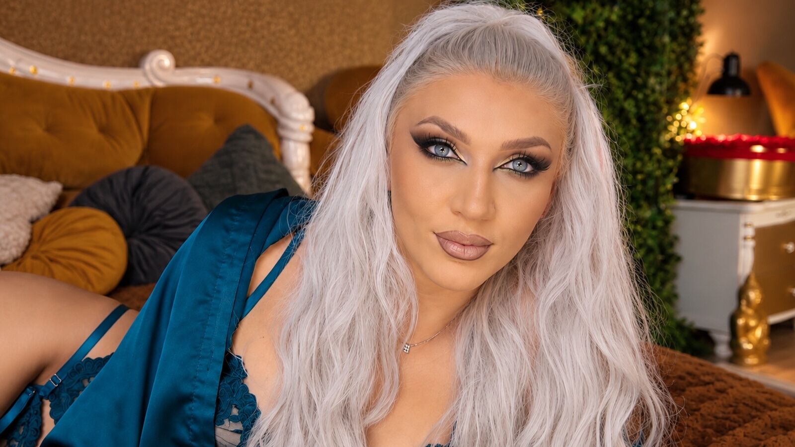 EmmaAmstrong erotic portrait