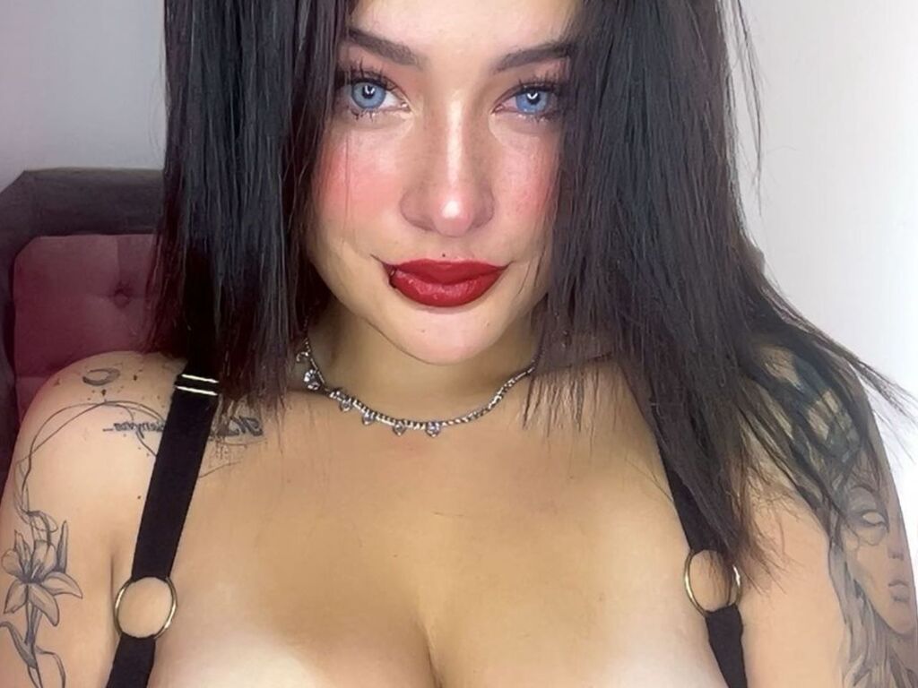 MiaWallty Nude