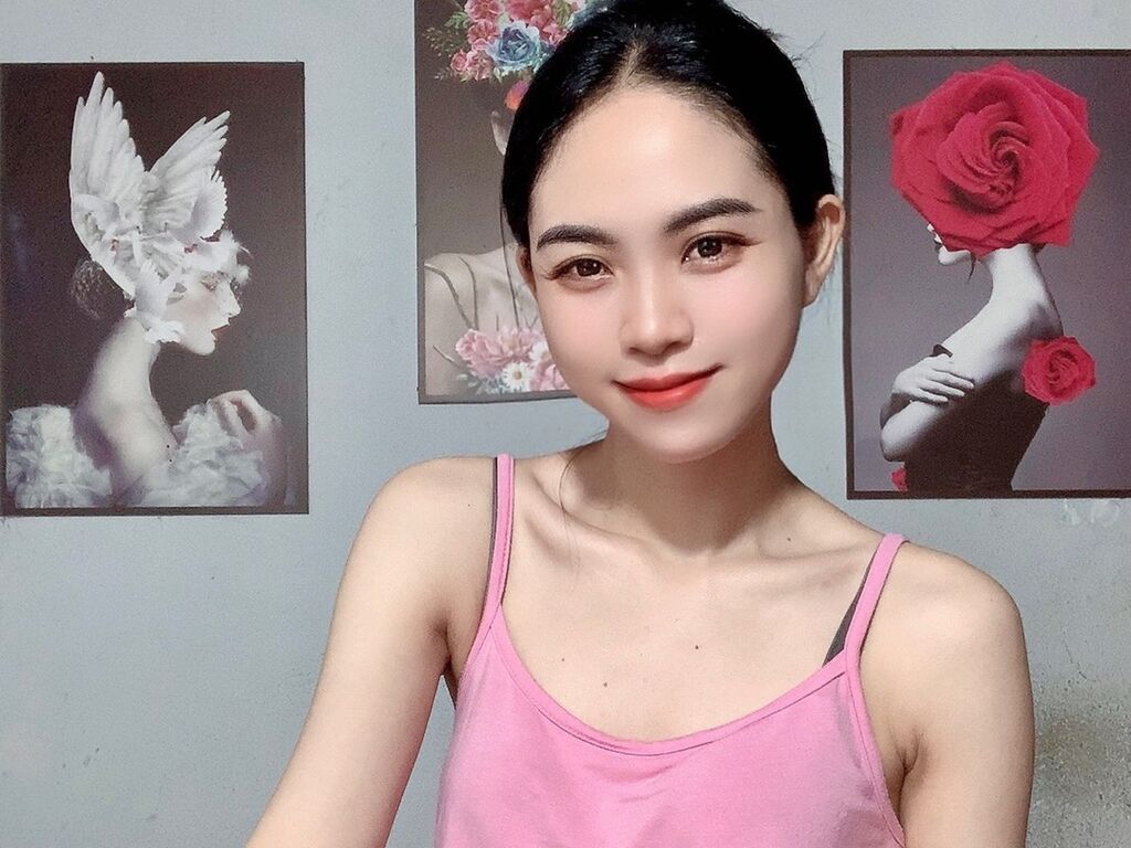 AnnaRin Nude