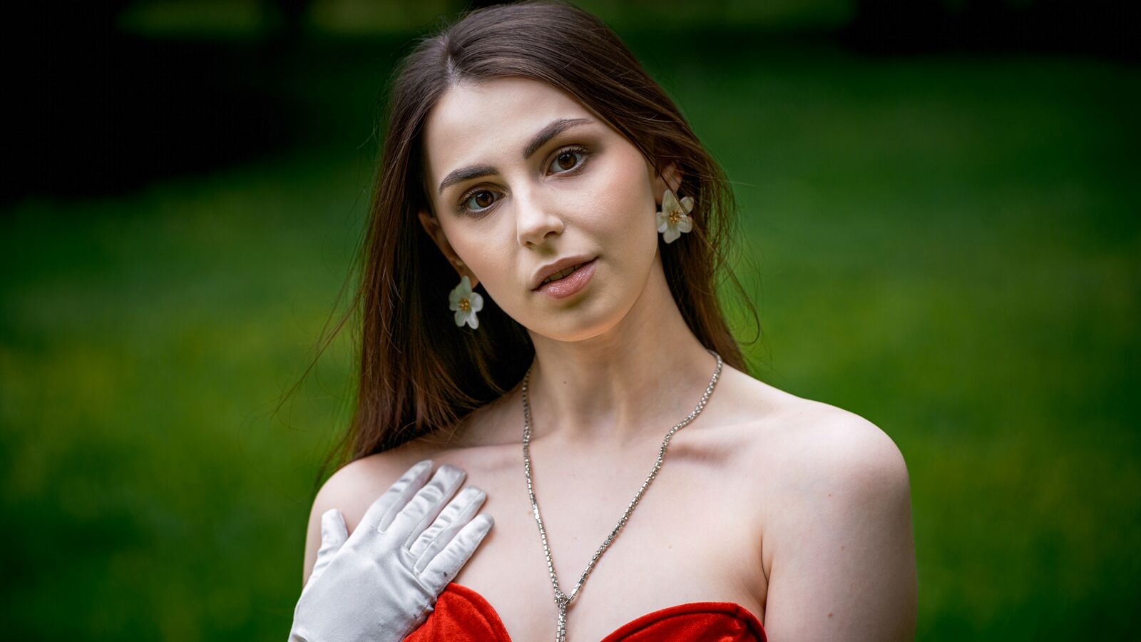 CasieDaisy glamour portrait